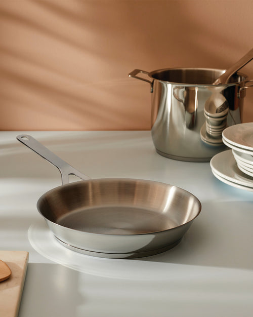 Pots&Pans cm 20 || inch 8″ Frying pan Alessi 1